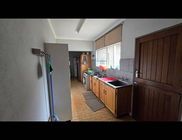4 BEDROOM FREEHOLD FOR SALE IN ALBEMARLE